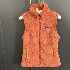 Beautiful rust colored women’s Patagonia fleece vest Size small